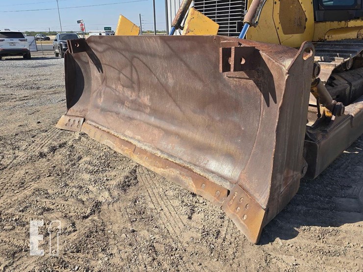 2006-deere-750j-image-9