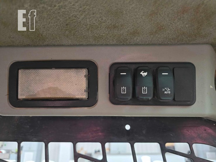 2022-caterpillar-259d3-image-19