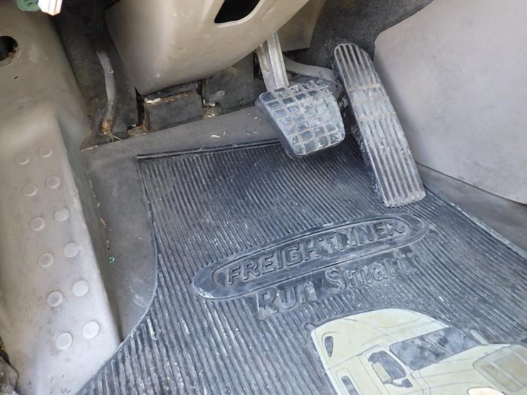 2018-freightliner-cascadia-125-image-39