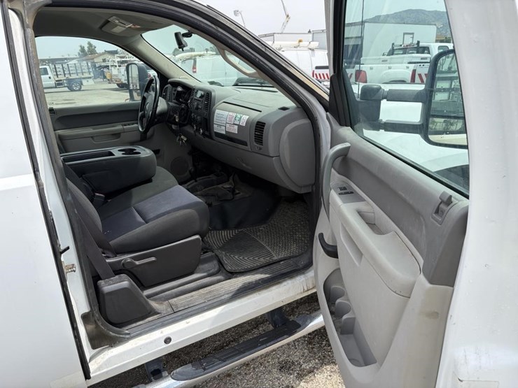 2012-gmc-sierra-2500-image-9