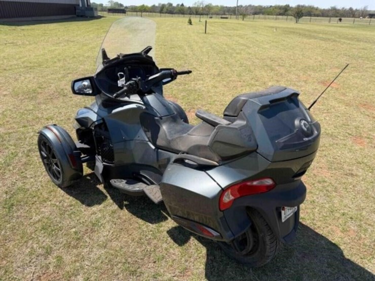 2018-can-am-spyder-rt-ltd-3-wheel-motorcycle-image-5