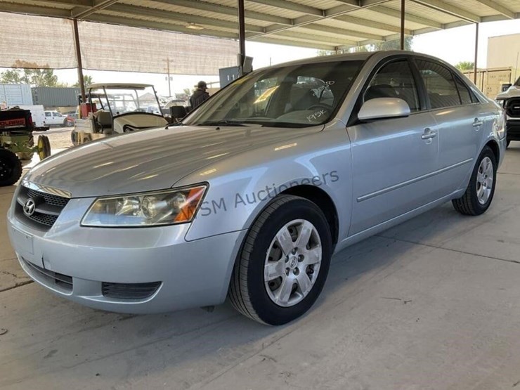 2008-hyundai-sonata-gls-sdn-image-4