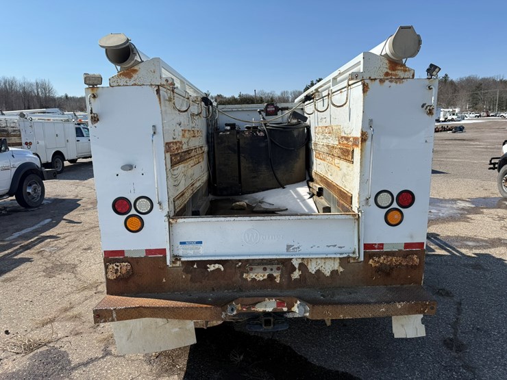 #2049-•-2015-ram-5500-heavy-duty-service-truck-image-4