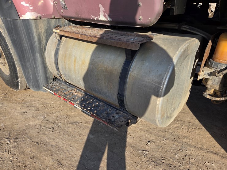 2012-international-7600-image-19