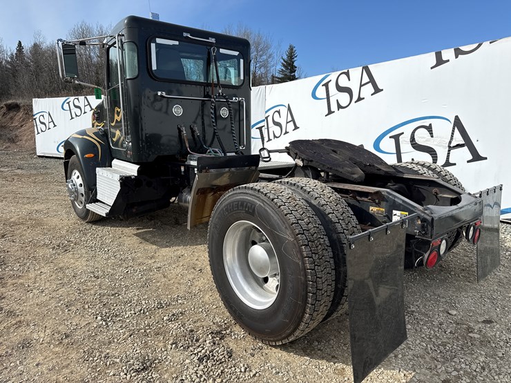 2013-peterbilt-337-image-3