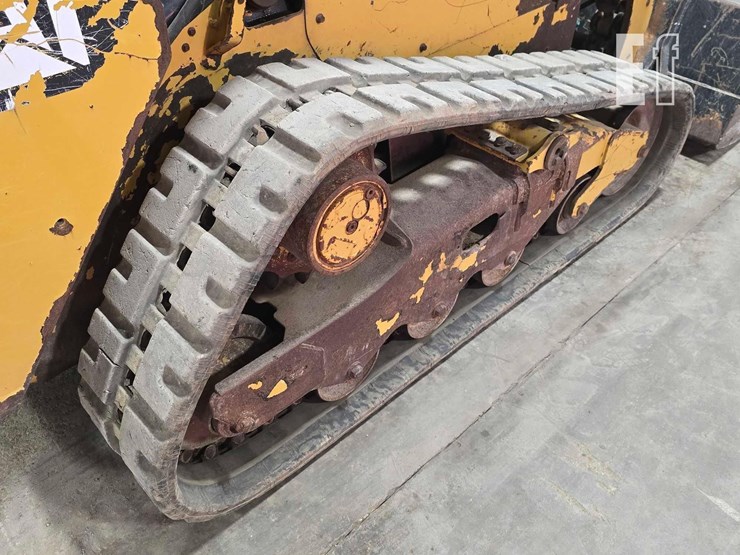 2015-caterpillar-259d-image-37