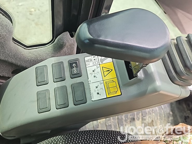 2021-bobcat-e42-image-33