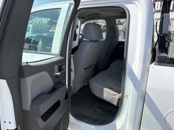 2017-gmc-sierra-3500-image-13