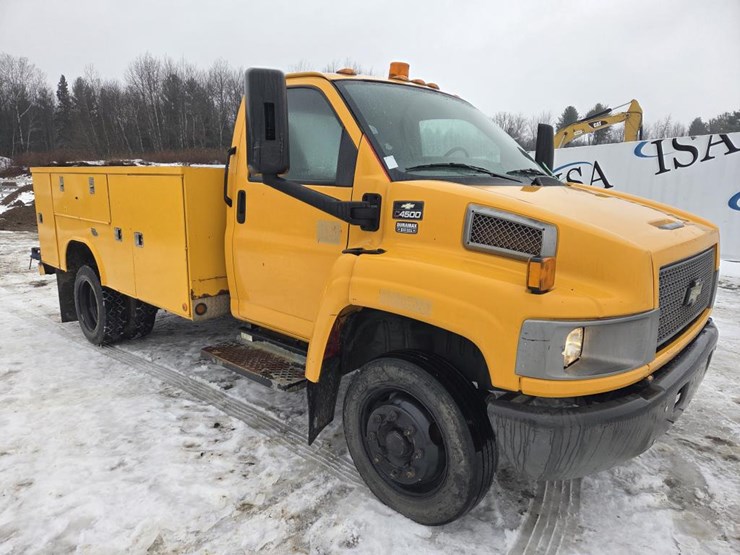 2005-massey-ferguson-8-image-7