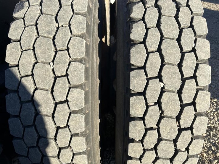 2001-mack-ch613-image-110