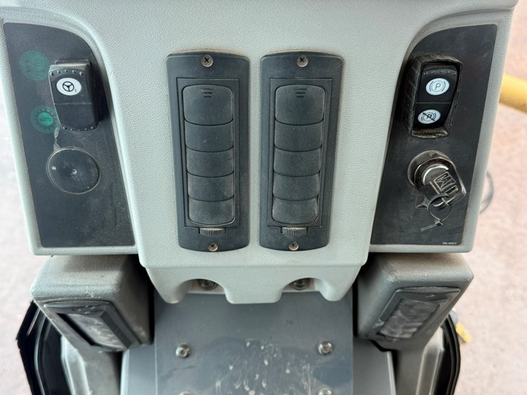 caterpillar-160m-image-97