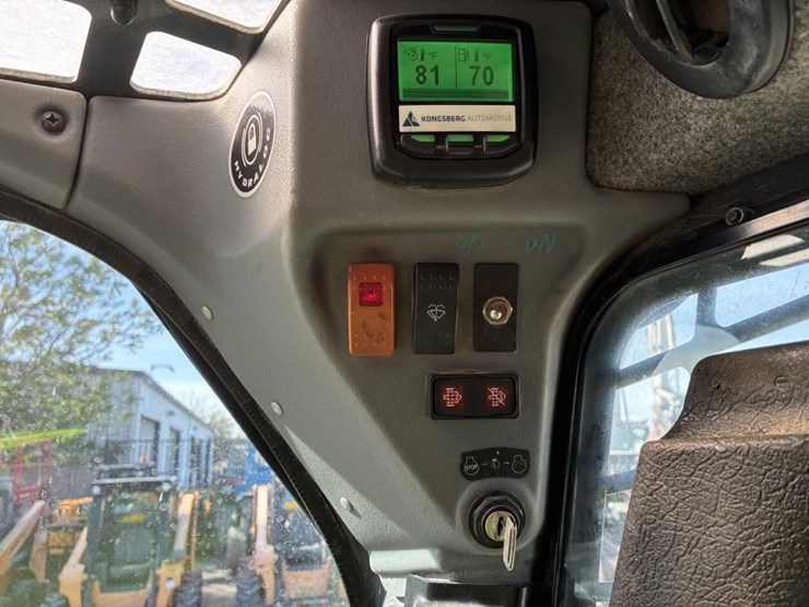 2011-mustang-2700v-image-20