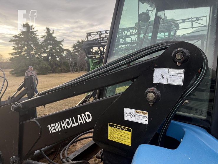 new-holland-tv140-image-14