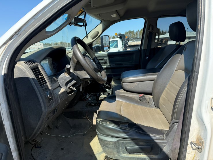 #2047-•-2012-ram-5500-heavy-duty-4x4-service-truck-image-43