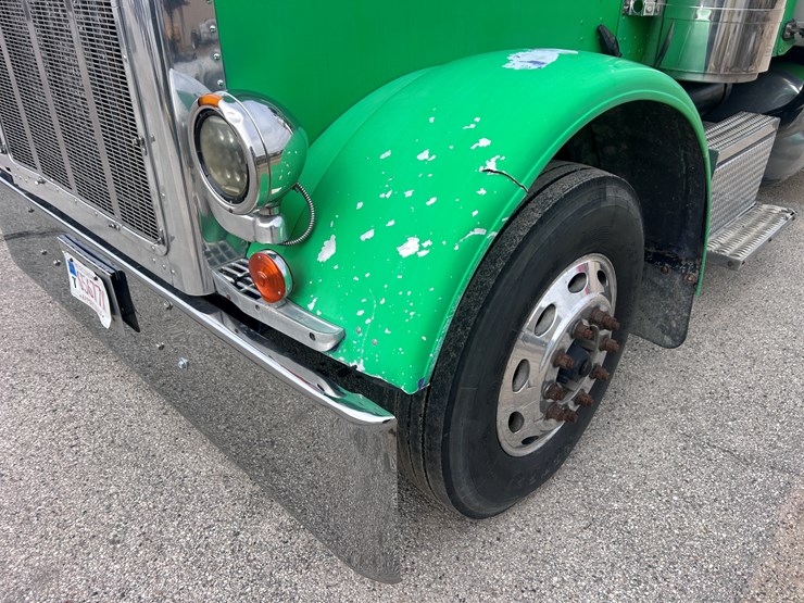 1999-peterbilt-379-image-9