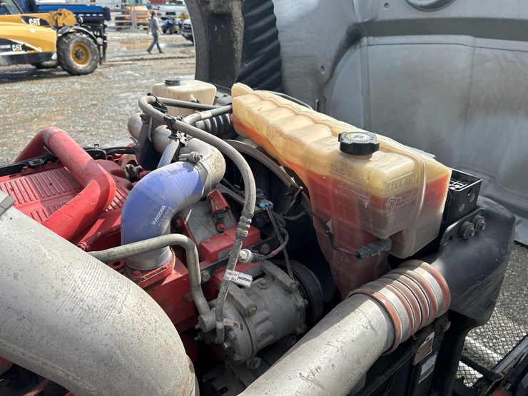 2017-kenworth-t680-image-61