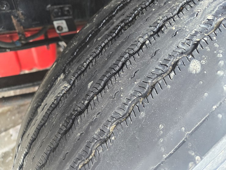 peterbilt-579-image-98