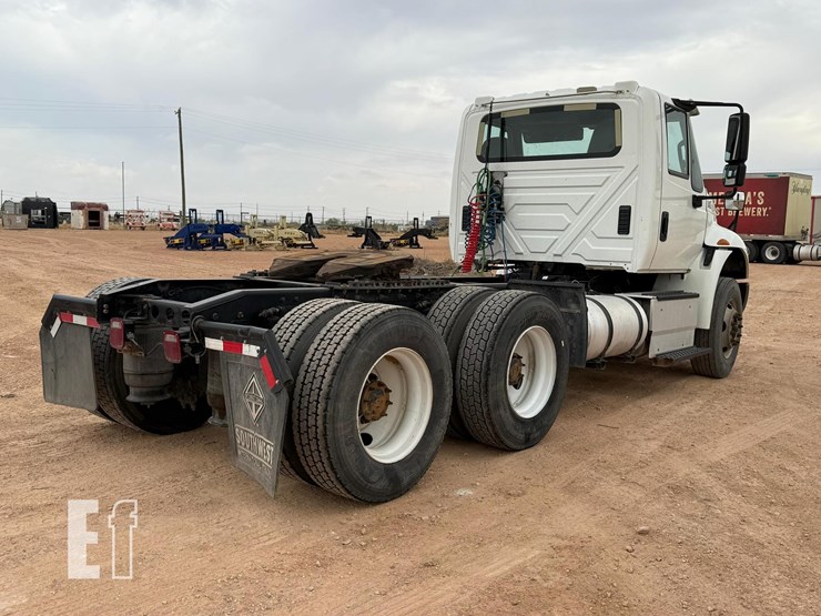 2016-international-durastar-4400-image-4