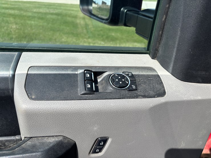 2017-ford-f350-image-42