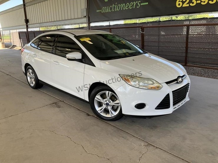 2014-ford-focus-se-sdn-image-2