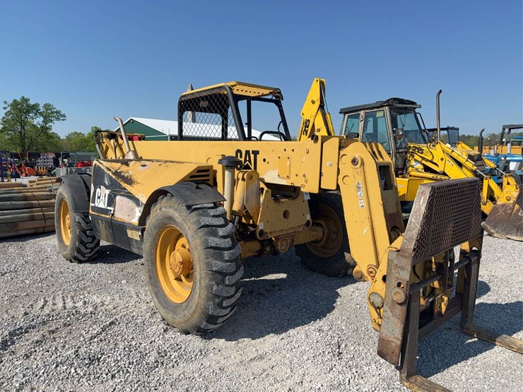 caterpillar-th63-image-2