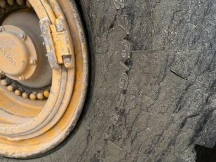 2012-volvo-l220g-image-12