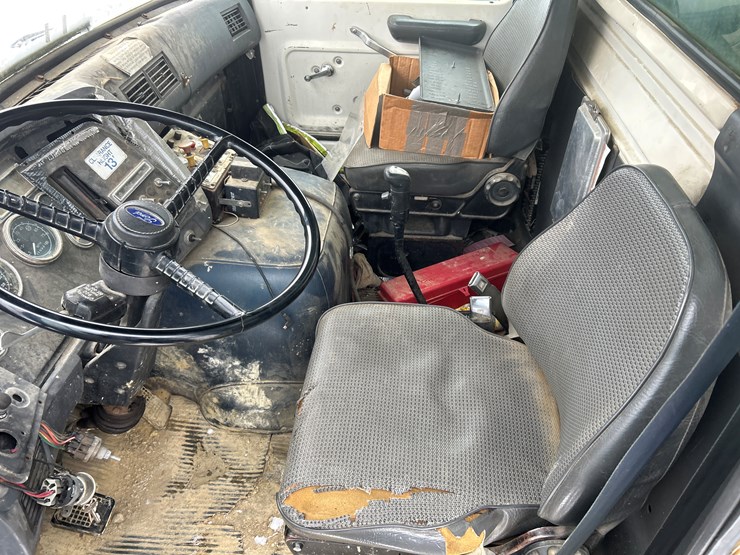 1990-ford-l9000-image-45