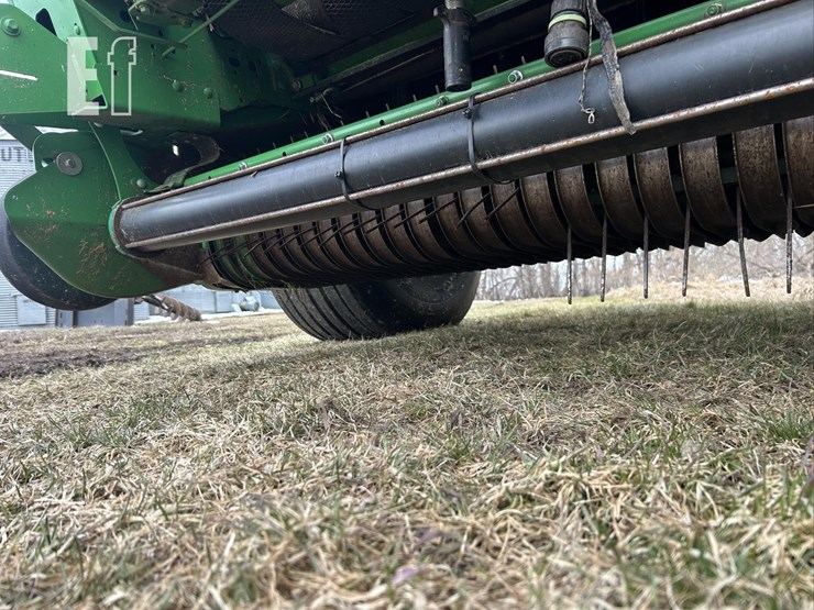 2011-john-deere-568-image-46