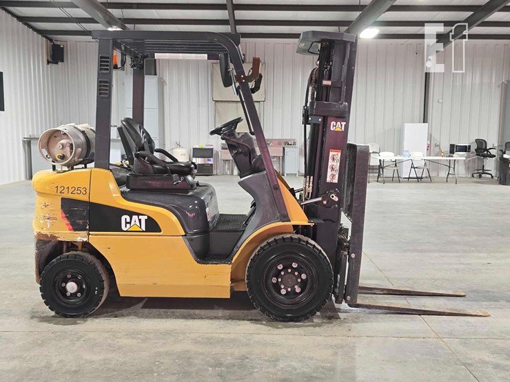 2021-caterpillar-gp25n-image-6