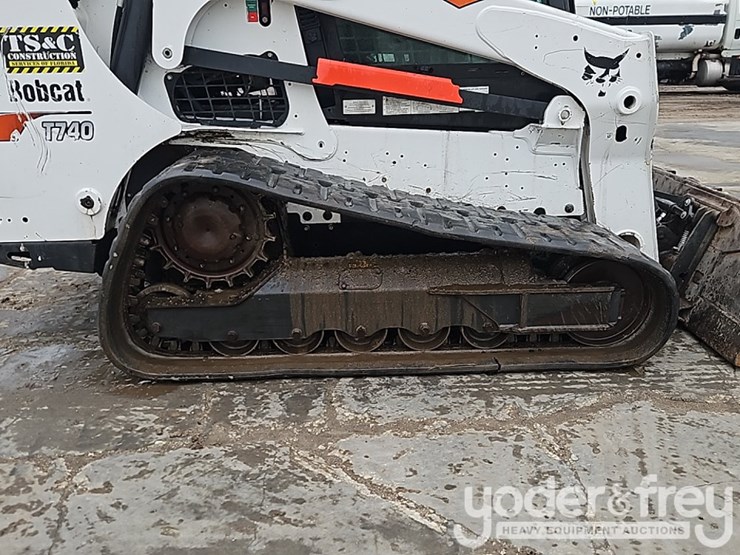 2019-bobcat-t740-image-7