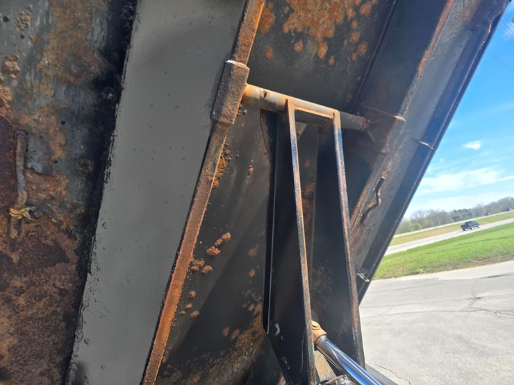 2019-chevrolet-silverado-3500-image-62