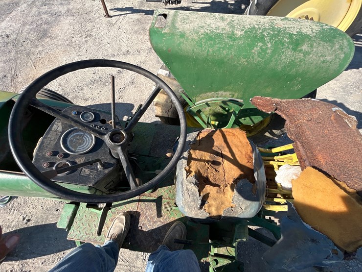 john-deere-3130-image-12