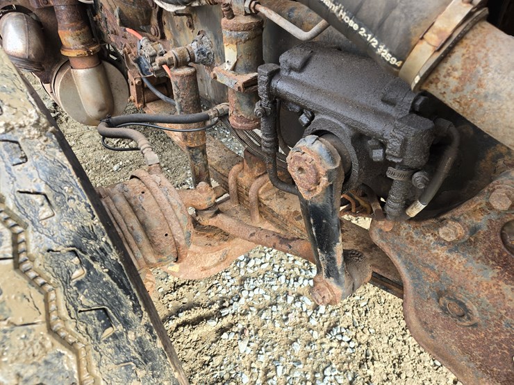 2014-massey-ferguson-8-image-37