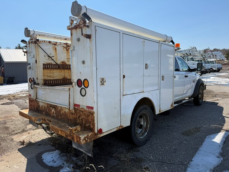 #1065-•-2013-ram-5500-heavy-duty-service-truck-image-5