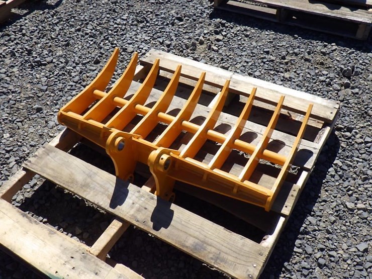 caterpillar-303-image-3