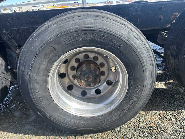 2012-international-7600-image-80