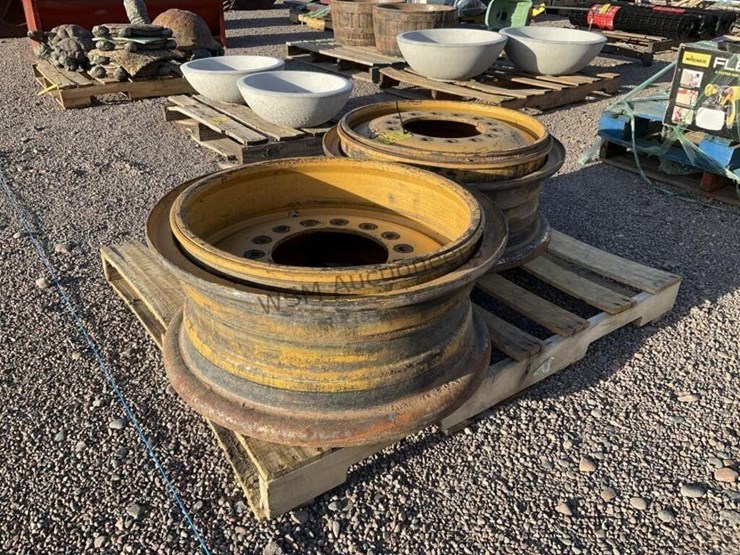 (2)-john-deere-motor-grader-wheels-image-1