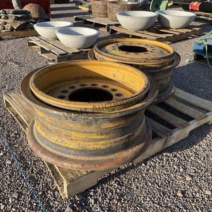 (2) JOHN DEERE MOTOR GRADER WHEELS