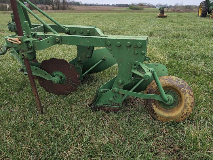 john-deere-plow-attachment-two-blades-image-5