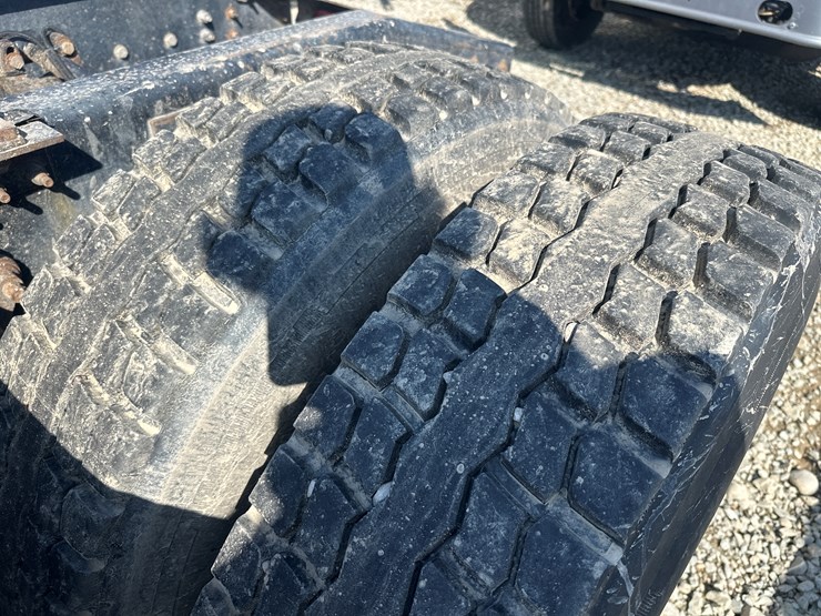 2014-massey-ferguson-8-image-74