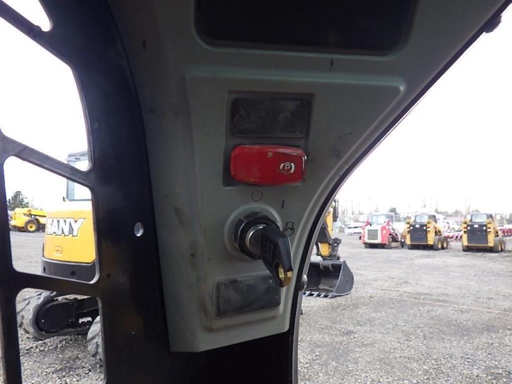 2020-caterpillar-226d3-image-26