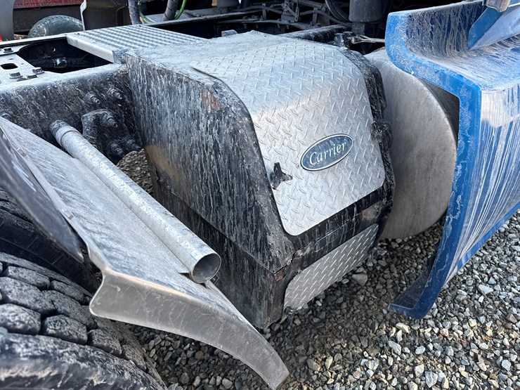 #2199-•-2020-international-a26-sleeper-cab-truck-tractor-image-21