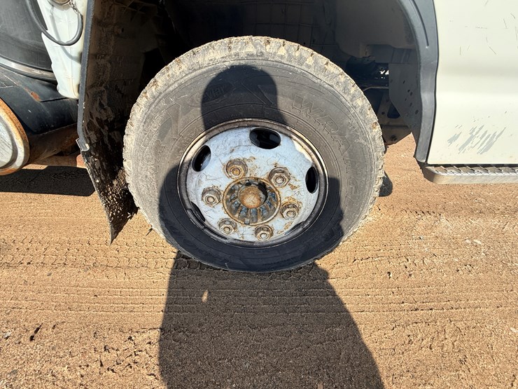 2002-isuzu-npr-image-45