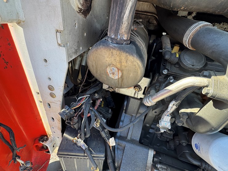 bobcat-t550-image-28