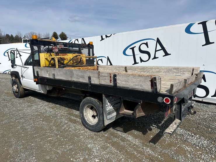 2005-gmc-3500-image-3