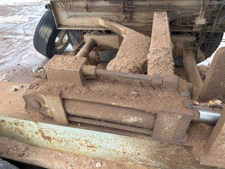 massey-ferguson-8-image-63