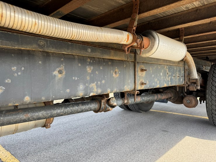 2014-international-4300-sba-image-47