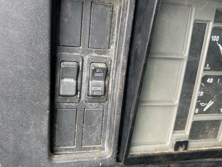 1996-international-4700-image-69