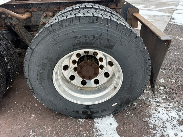 2011-kenworth-t800-image-80