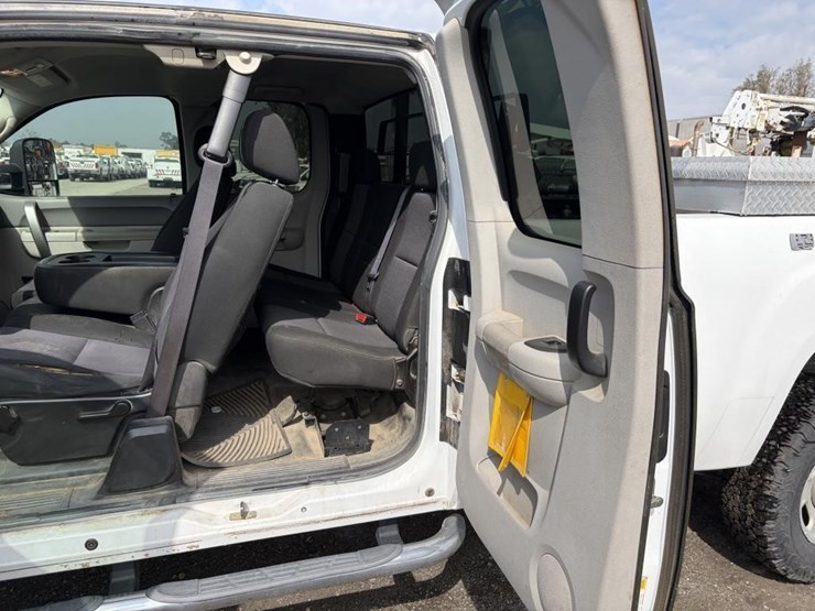 2012-gmc-sierra-2500-image-14